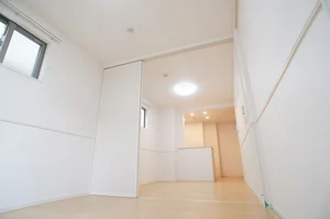 のマンスリーマンション・ウィークリーマンション「ブルーノ 102・洋室(No.1340331)」メイン画像