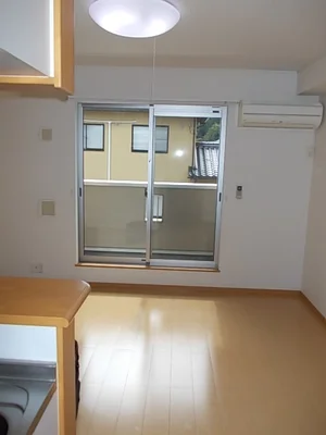 のマンスリーマンション・ウィークリーマンション「ココミッドタウンＡ 202・洋室(No.1340503)」メイン画像