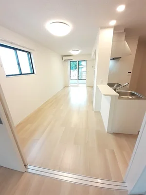 のマンスリーマンション・ウィークリーマンション「ハレクラニ　Ⅰ 104・洋室(No.1340685)」メイン画像