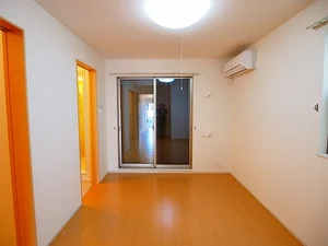 のマンスリーマンション・ウィークリーマンション「スモールウッズタウンＭＡＫＩ 103・洋室(No.1340708)」メイン画像