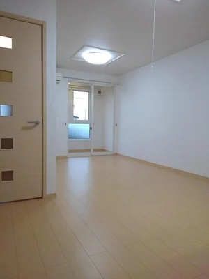 鶴岡市立荘内病院周辺のマンスリーマンション・ウィークリーマンション「カーサ・セレーノⅡ 102・洋室(No.1340854)」メイン画像