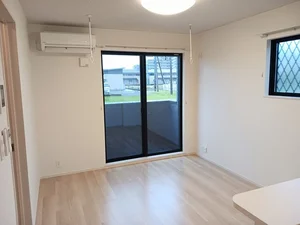 のマンスリーマンション・ウィークリーマンション「ロング・アイランド・ガーデン 101・洋室(No.1340888)」メイン画像