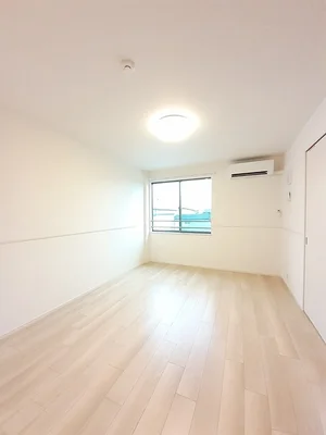 のマンスリーマンション・ウィークリーマンション「Ｒａｙ（レイ） 204・洋室(No.1340936)」メイン画像