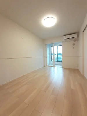 のマンスリーマンション・ウィークリーマンション「トレ　フィオーレ　Ａ 102・洋室(No.1341031)」メイン画像