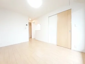 のマンスリーマンション・ウィークリーマンション「バッラーレ　ドラーゴ 203・洋室(No.1341603)」メイン画像