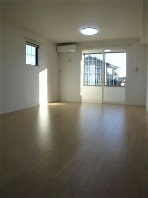 のマンスリーマンション・ウィークリーマンション「リヴ　フリーリ　Ⅱ 101・洋室(No.1341674)」メイン画像