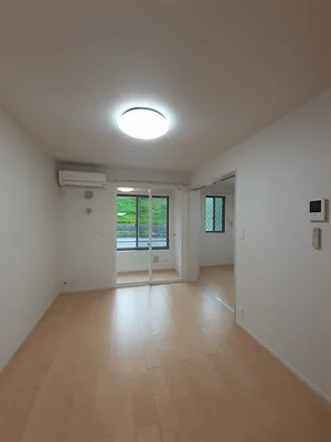 のマンスリーマンション・ウィークリーマンション「Ｌａ　Ａｚａｌｅａ 102・洋室(No.1341718)」メイン画像