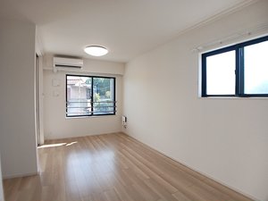のマンスリーマンション・ウィークリーマンション「ラ・ソレイル　東小路 201・洋室(No.1342169)」メイン画像