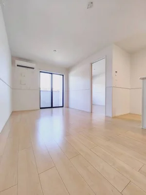 中津市のマンスリーマンション・ウィークリーマンション「ロズリーフィールド　Ⅲ 101・洋室(No.1342226)」メイン画像