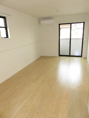 のマンスリーマンション・ウィークリーマンション「ロズリーフィールド　Ⅲ 101・洋室(No.1342226)」メイン画像