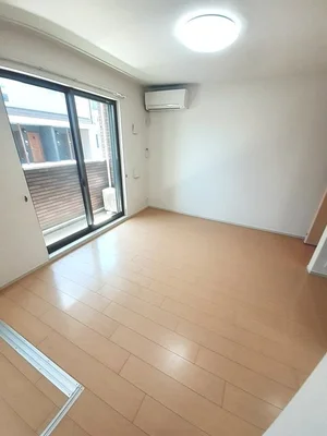 のマンスリーマンション・ウィークリーマンション「カーサピアッツァⅢ 103・洋室(No.1342375)」メイン画像