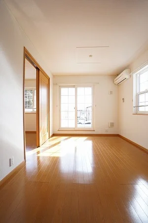 のマンスリーマンション・ウィークリーマンション「ソレイユルヴァン風呂ヶ沢館 203・洋室(No.1342388)」メイン画像