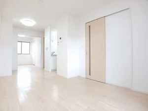 のマンスリーマンション・ウィークリーマンション「ルピナス・リバーＡ 102・洋室(No.1342464)」メイン画像