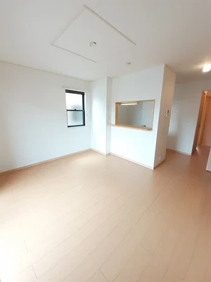 舞阪駅（静岡県）のマンスリーマンション・ウィークリーマンション「ＭＵＬＢＥＲＲＹ　ＣＯＵＲＴ 101・洋室(No.1342488)」メイン画像