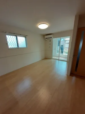 のマンスリーマンション・ウィークリーマンション「ココエミール　Ａ 103・洋室(No.1342689)」メイン画像