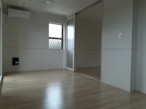 川崎市立川崎病院周辺のマンスリーマンション・ウィークリーマンション「アンソレイエ梶山 101・洋室(No.1342741)」メイン画像