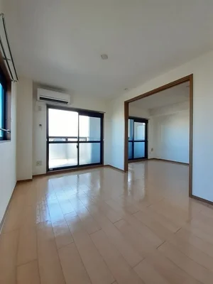 のマンスリーマンション・ウィークリーマンション「クリスタルＫＵＭＡＧＡＹＡ－Ａ 301・洋室(No.1343037)」メイン画像