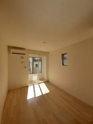 のマンスリーマンション・ウィークリーマンション「ウィッシュ旗ヶ崎 101・洋室(No.1343737)」メイン画像