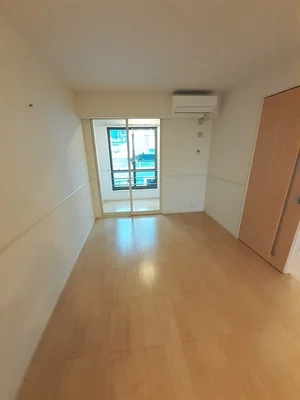 のマンスリーマンション・ウィークリーマンション「ヴェロ・クォーレ倉谷 105・洋室(No.1343836)」メイン画像