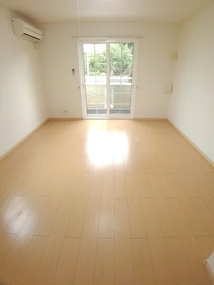 丸亀市のマンスリーマンション・ウィークリーマンション「スノーフレーク・アイ 101・洋室(No.1343847)」メイン画像