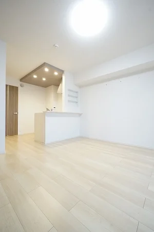 のマンスリーマンション・ウィークリーマンション「ラフィネＳＫＭ－Ⅲ 102・洋室(No.1344547)」メイン画像