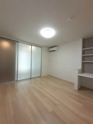 のマンスリーマンション・ウィークリーマンション「クレストⅢ 106・洋室(No.1344548)」メイン画像