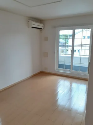 のマンスリーマンション・ウィークリーマンション「メゾン　デ　ラ　コリーヌ 202・洋室(No.1344588)」メイン画像