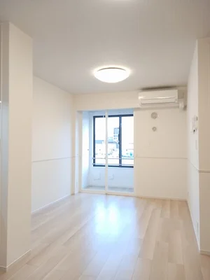 のマンスリーマンション・ウィークリーマンション「リコリス・アズ 102・洋室(No.1345050)」メイン画像