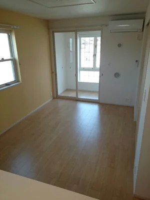 のマンスリーマンション・ウィークリーマンション「シュガーローズＢ館 104・洋室(No.1345183)」メイン画像