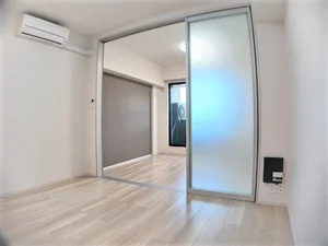 のマンスリーマンション・ウィークリーマンション「ヒカルサ伊万里ウエストⅡ 203・洋室(No.1345261)」メイン画像