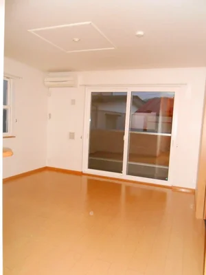 のマンスリーマンション・ウィークリーマンション「ロイヤル　クレッセント　Ⅲ 101・洋室(No.1345520)」メイン画像