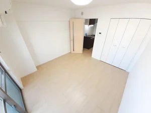 のマンスリーマンション・ウィークリーマンション「ミニヨン　アビタシオン久米 502・洋室(No.1346087)」メイン画像