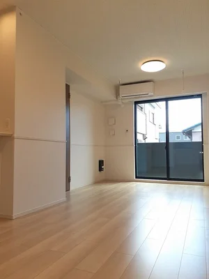 のマンスリーマンション・ウィークリーマンション「メゾン　ド　シャン 102・洋室(No.1346096)」メイン画像