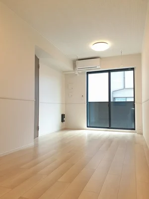 のマンスリーマンション・ウィークリーマンション「メゾン　ド　シャン 103・洋室(No.1346097)」メイン画像