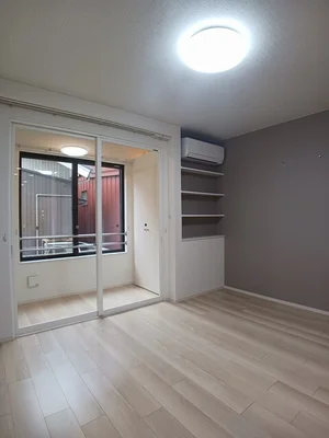 のマンスリーマンション・ウィークリーマンション「レインボー稲荷口 102・洋室(No.1346128)」メイン画像