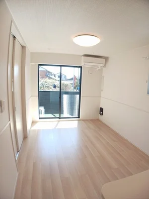 のマンスリーマンション・ウィークリーマンション「アイプレイス彦根Ⅰ 105・洋室(No.1346170)」メイン画像