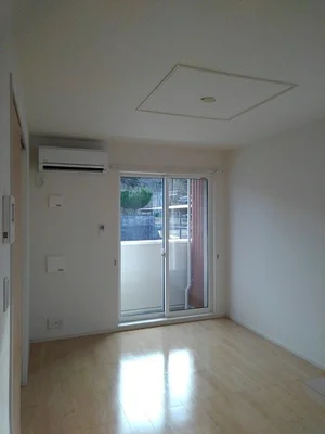 のマンスリーマンション・ウィークリーマンション「ヒルサイド　ヴィラＴ 101・洋室(No.1346374)」メイン画像