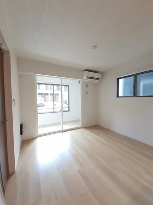 のマンスリーマンション・ウィークリーマンション「オビーガーデン三次　Ｂ棟 101・洋室(No.1346393)」メイン画像