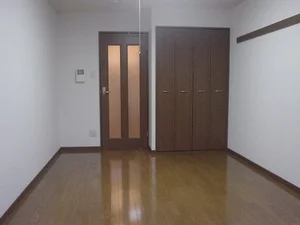 のマンスリーマンション・ウィークリーマンション「クレール穴生 205・洋室(No.1346437)」メイン画像