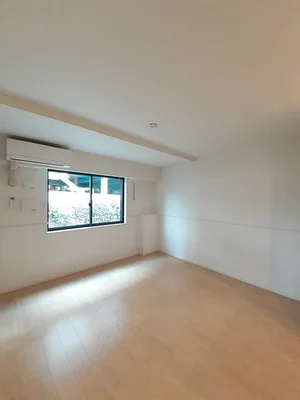 のマンスリーマンション・ウィークリーマンション「アンソレイエⅤ 105・洋室(No.1346633)」メイン画像