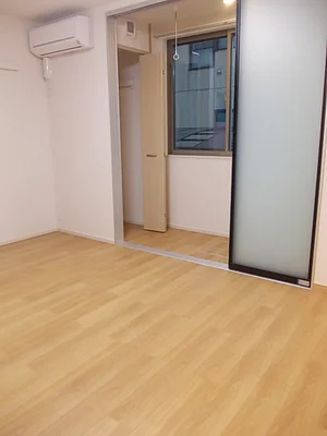 のマンスリーマンション・ウィークリーマンション「ブエナ・スエルテⅡ 102・洋室(No.1346661)」メイン画像