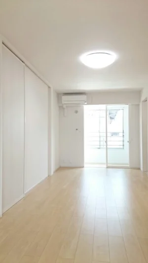 のマンスリーマンション・ウィークリーマンション「ルーベル　立花　Ⅱ 201・洋室(No.1346874)」メイン画像