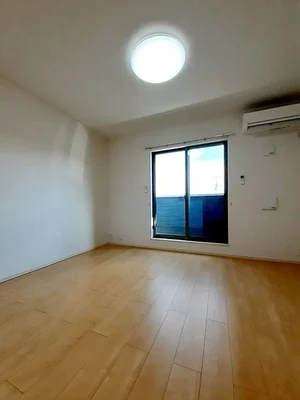 のマンスリーマンション・ウィークリーマンション「ルーベル　立花　Ⅲ 201・洋室(No.1346875)」メイン画像