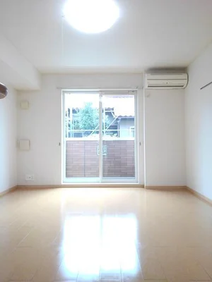 のマンスリーマンション・ウィークリーマンション「Ｅａｓｔ　Ｓａｋａｄｏ 103・洋室(No.1346994)」メイン画像