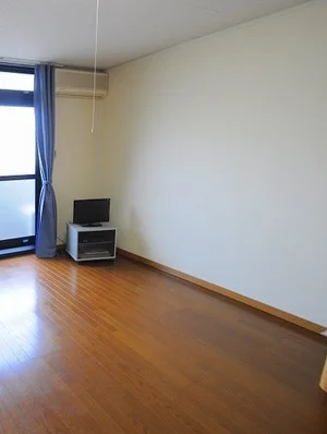 のマンスリーマンション・ウィークリーマンション「レオパレスＡｍｏｕｒ 105(No.1347140)」メイン画像