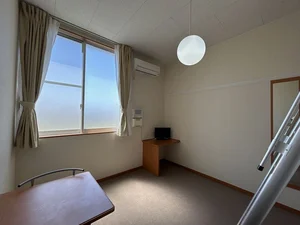 のマンスリーマンション・ウィークリーマンション「レオパレスグリーン青毛 207(No.1348914)」メイン画像