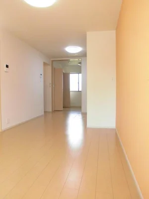 のマンスリーマンション・ウィークリーマンション「ルミアス前潟Ⅱ 103・洋室(No.1352281)」メイン画像