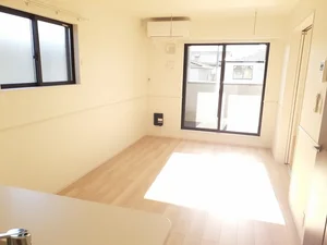 のマンスリーマンション・ウィークリーマンション「カルムコリーヌＢ 202・洋室(No.1352423)」メイン画像