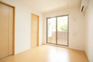 のマンスリーマンション・ウィークリーマンション「ジュネス武蔵浦和　弐番館 102・洋室(No.1352465)」メイン画像