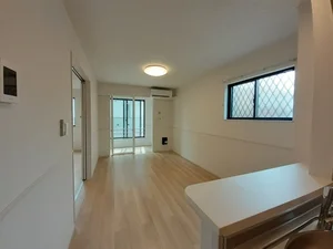 のマンスリーマンション・ウィークリーマンション「ラフレＳＫＹ（スカイ） 105・洋室(No.1352840)」メイン画像